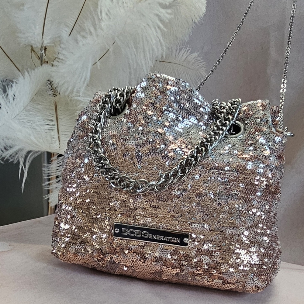 Vintage Like NEW🩷 BCBGeneration Pink And Silver Shoulder Bag